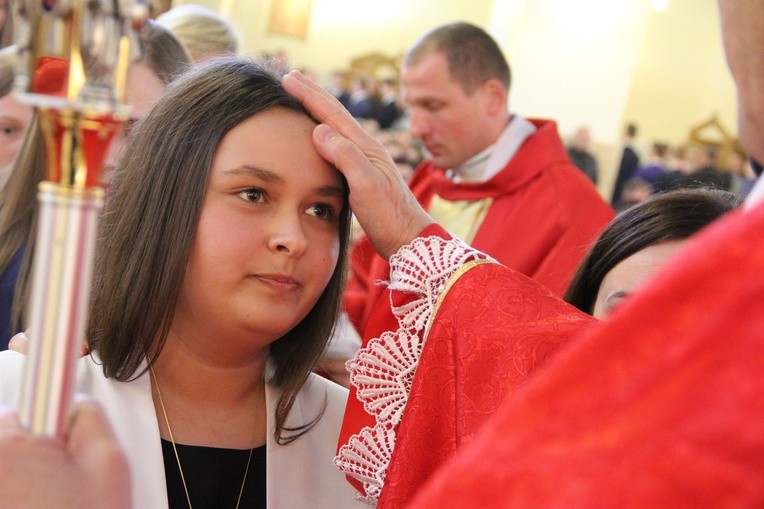 Bierzmowanie w sądeckiej Helenie
