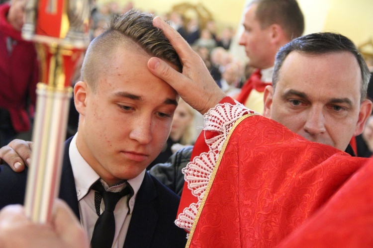 Bierzmowanie w sądeckiej Helenie