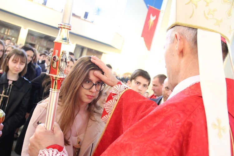 Bierzmowanie w sądeckiej Helenie