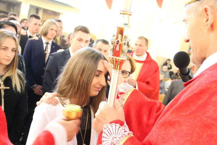 Bierzmowanie w sądeckiej Helenie
