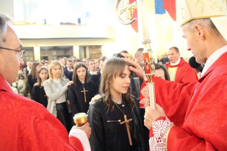 Bierzmowanie w sądeckiej Helenie