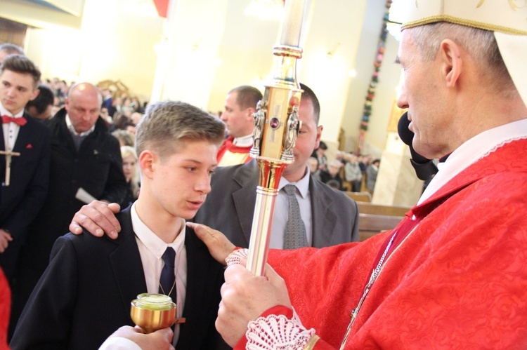 Bierzmowanie w sądeckiej Helenie