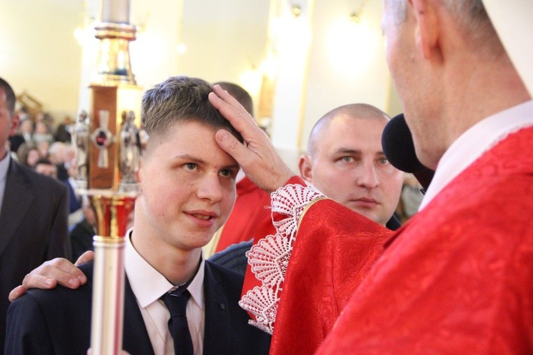 Bierzmowanie w sądeckiej Helenie