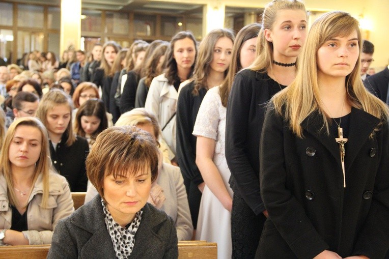 Bierzmowanie w sądeckiej Helenie