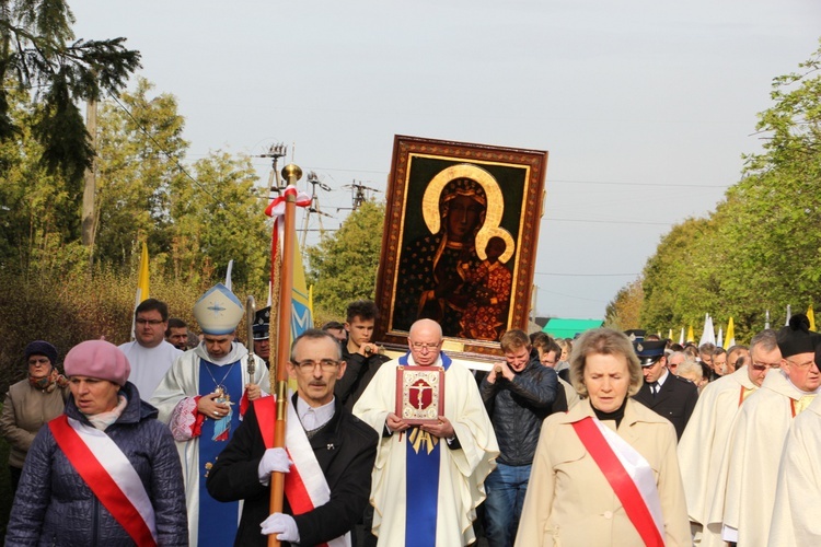 Powitanie ikony MB Częstochowskiej w Kutnie-Woźniakowie