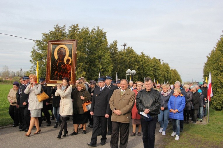 Powitanie ikony MB Częstochowskiej w Kutnie-Woźniakowie
