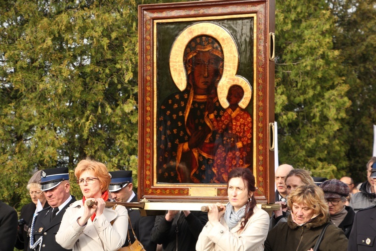 Powitanie ikony MB Częstochowskiej w Kutnie-Woźniakowie