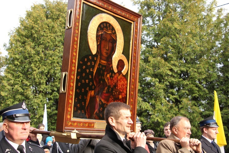 Powitanie ikony MB Częstochowskiej w Kutnie-Woźniakowie