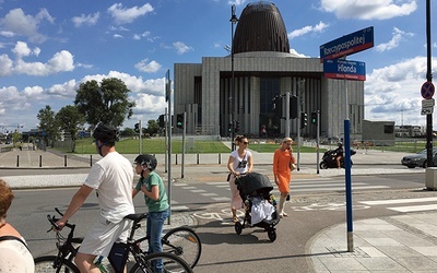 Święto Dziękczynienia będzie obchodzone jako dalszy ciąg otwarcia świątyni, przeżywanego 11 listopada 2016 r.