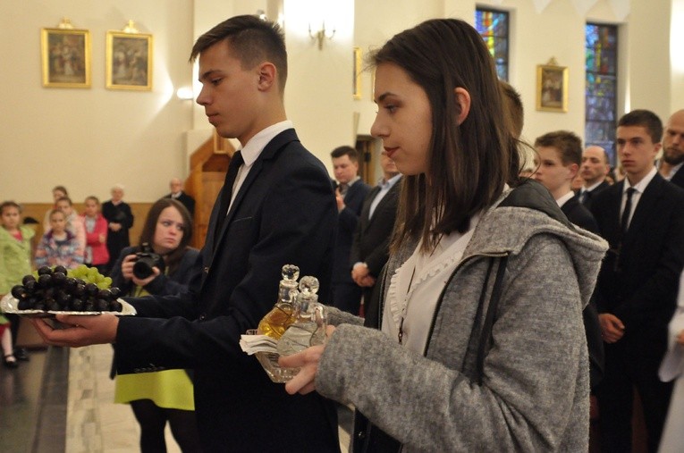 Bierzmowanie w kościele pw. św. Jana Nepomucena w Bochni