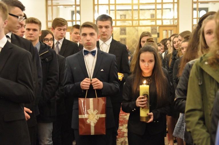 Bierzmowanie w kościele pw. św. Jana Nepomucena w Bochni