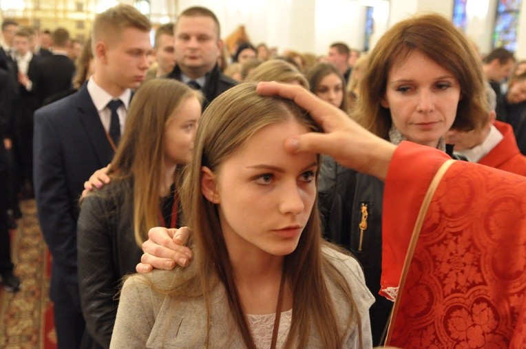 Bierzmowanie w kościele pw. św. Jana Nepomucena w Bochni