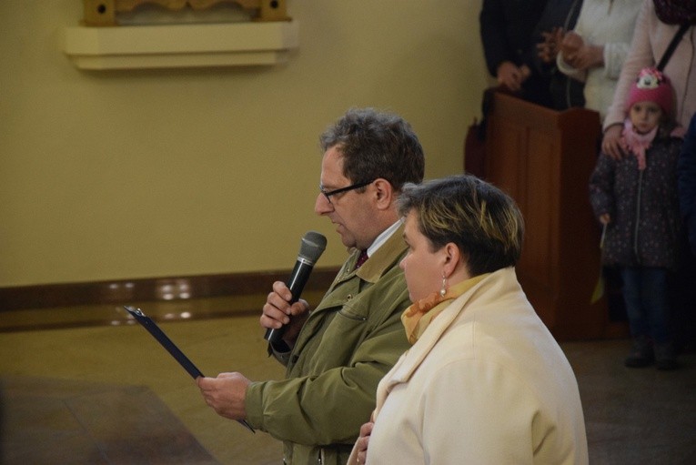 Powitanie ikony MB Częstochowskiej w parafii św. Jadwigi w Kutnie