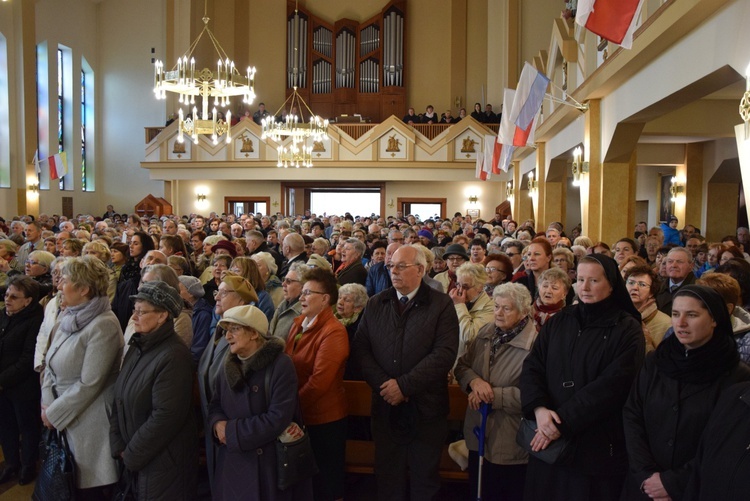 Powitanie ikony MB Częstochowskiej w parafii św. Jadwigi w Kutnie