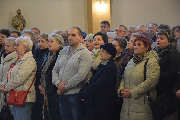 Powitanie ikony MB Częstochowskiej w parafii św. Jadwigi w Kutnie