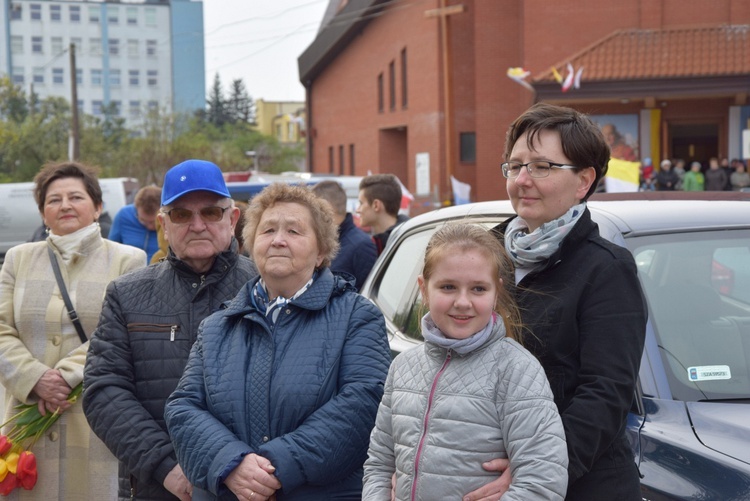 Powitanie ikony MB Częstochowskiej w parafii św. Jadwigi w Kutnie