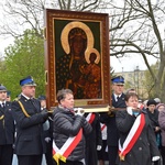 Powitanie ikony MB Częstochowskiej w parafii św. Jadwigi w Kutnie