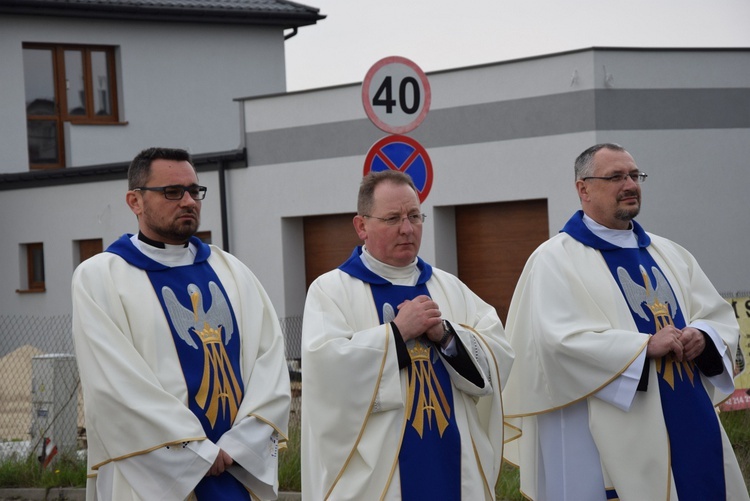 Powitanie ikony MB Częstochowskiej w parafii św. Jadwigi w Kutnie