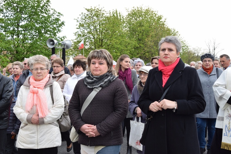 Powitanie ikony MB Częstochowskiej w parafii św. Jadwigi w Kutnie