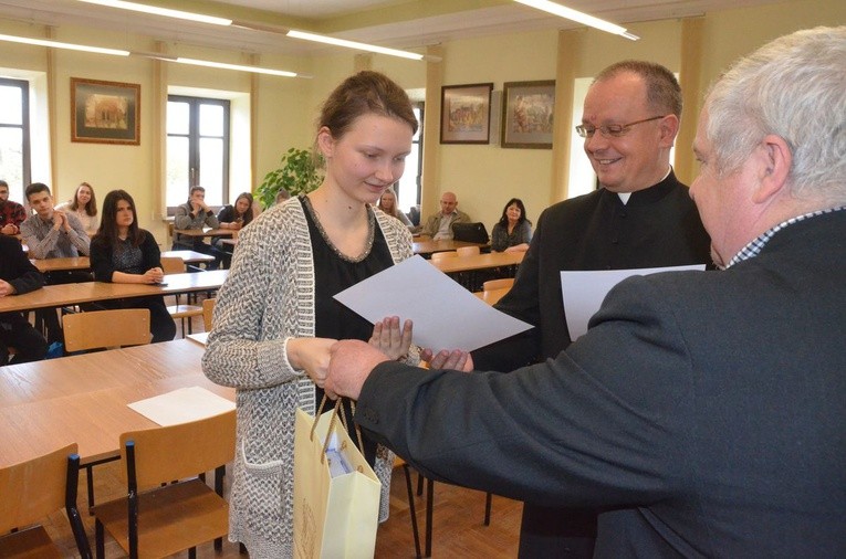 Najlepsi młodzi bibliści diecezji 