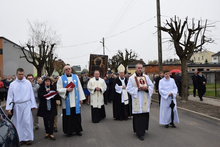 Powitanie ikony MB Częstochowskiej w parafii Błogosławionych Męczenników Kutnowskich