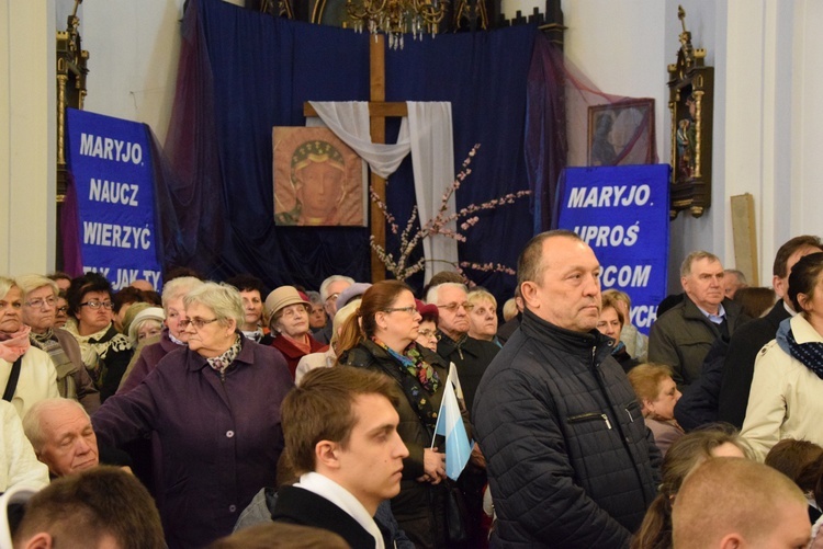 Powitanie ikony MB Częstochowskiej w parafii św. Wawrzyńca w Kutnie