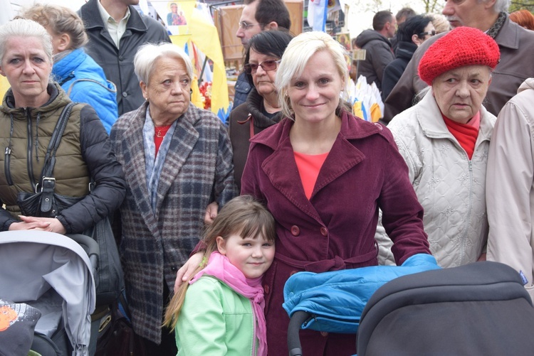 Powitanie ikony MB Częstochowskiej w parafii św. Wawrzyńca w Kutnie