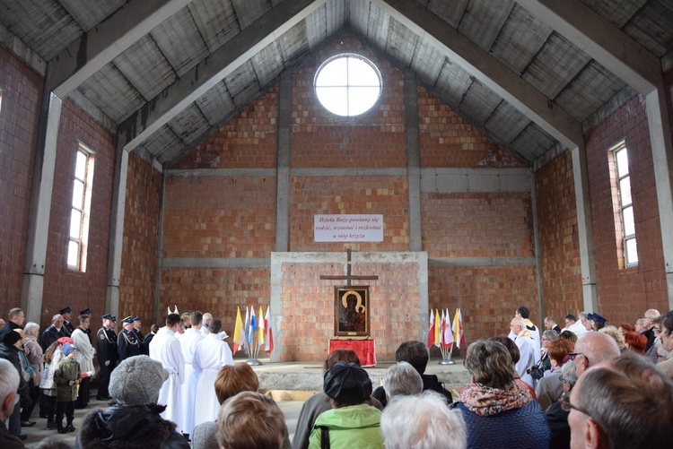 Powitanie ikony MB Częstochowskiej w parafii św. Wawrzyńca w Kutnie