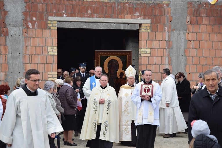 Powitanie ikony MB Częstochowskiej w parafii św. Wawrzyńca w Kutnie