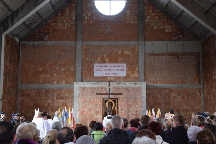 Powitanie ikony MB Częstochowskiej w parafii św. Wawrzyńca w Kutnie