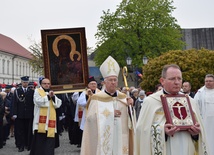 W czwartek 27 kwietnia Pani z Bliznami przybyła do parafii św. Wawrzyńca w Kutnie
