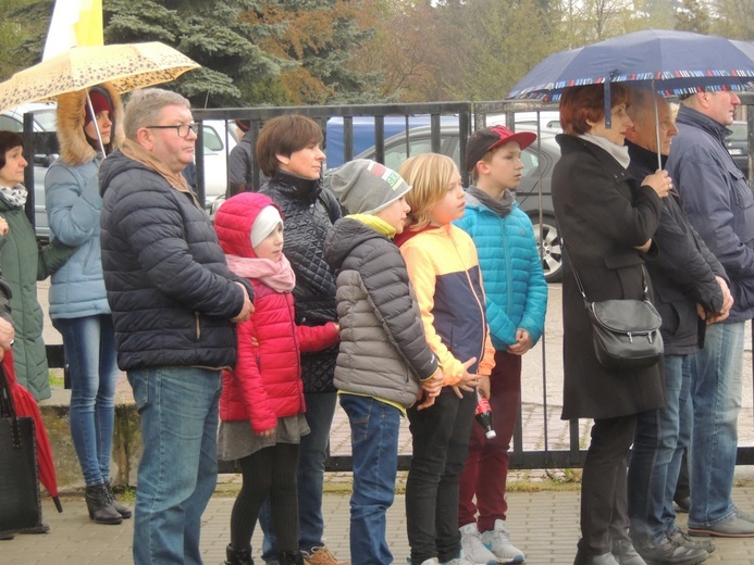 Powitanie ikony MB Częstochowskiej w parafii św. Jana Chrzciciela w Kutnie