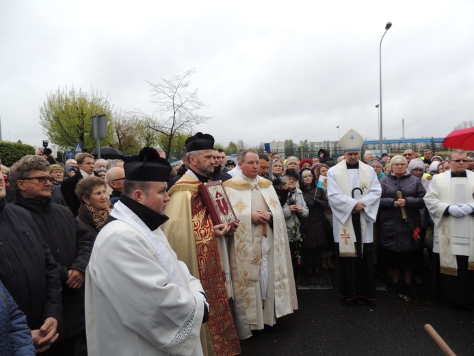 Powitanie ikony MB Częstochowskiej w parafii św. Jana Chrzciciela w Kutnie