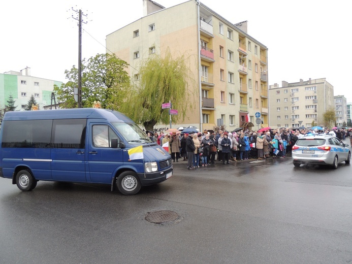 Powitanie ikony MB Częstochowskiej w parafii św. Jana Chrzciciela w Kutnie