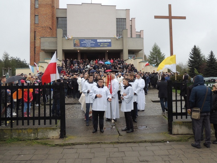 Powitanie ikony MB Częstochowskiej w parafii św. Jana Chrzciciela w Kutnie