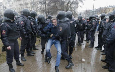 Dziesiątki zatrzymanych podczas protestu w Petersburgu