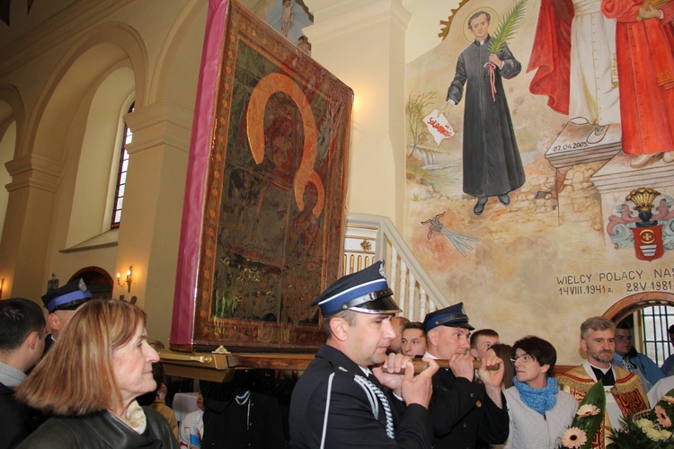 Powitanie ikony MB Częstochowskiej w Głogowcu