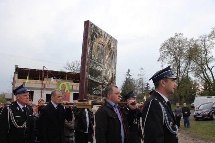 Powitanie ikony MB Częstochowskiej w Głogowcu