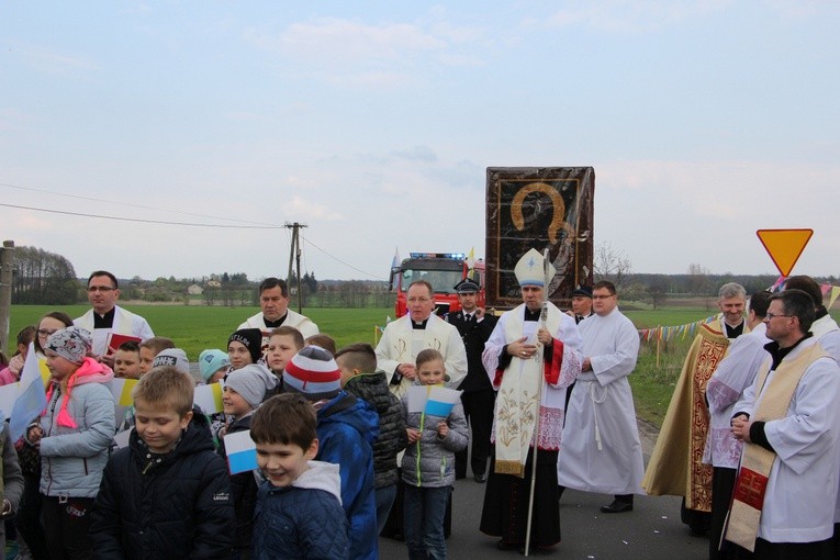 Powitanie ikony MB Częstochowskiej w Głogowcu