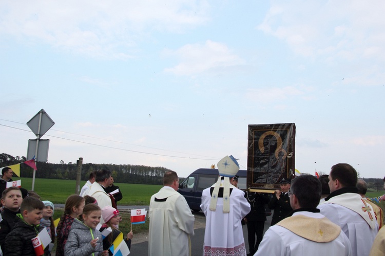 Powitanie ikony MB Częstochowskiej w Głogowcu