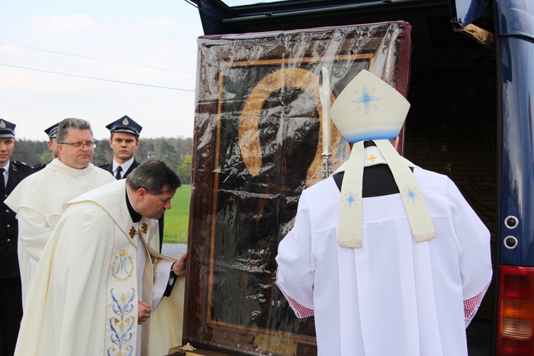 Powitanie ikony MB Częstochowskiej w Głogowcu