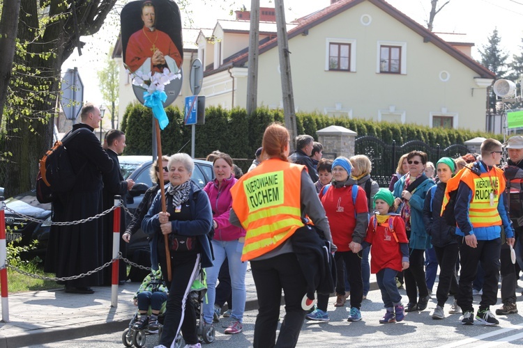 5. pielgrzymka do Łagiewnik wyrusza z Hałcnowa - cz. I