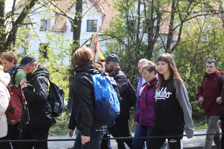 5. pielgrzymka do Łagiewnik wyrusza z Hałcnowa - cz. I