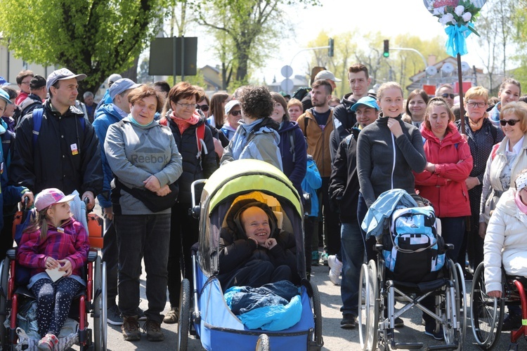 5. pielgrzymka do Łagiewnik wyrusza z Hałcnowa - cz. II