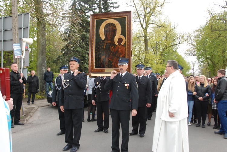 Powitanie ikony MB Częstochowskiej w Łaniętach