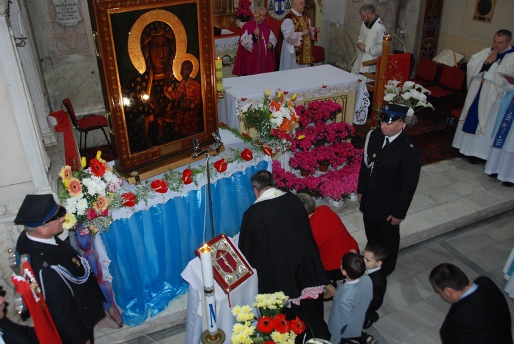 Powitanie ikony MB Częstochowskiej w Łaniętach