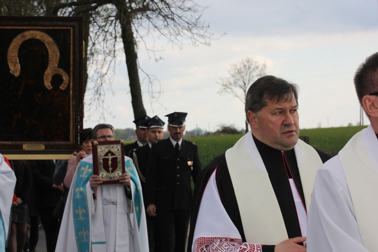 Powitanie ikony MB Częstochowskiej w Łaniętach