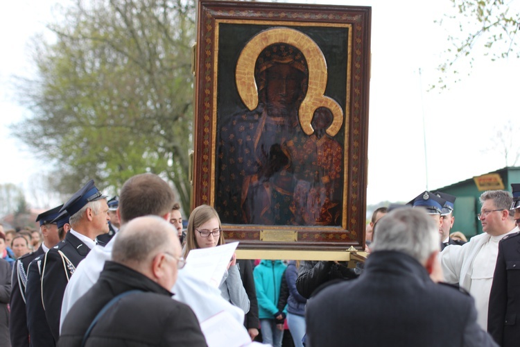 Powitanie ikony MB Częstochowskiej w Łaniętach