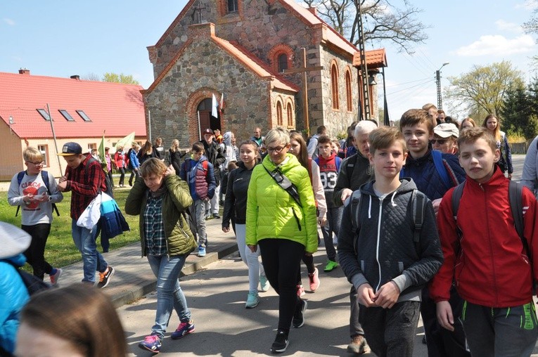 Pielgrzymka "Promienista" - dzień I - grupa z Barwic