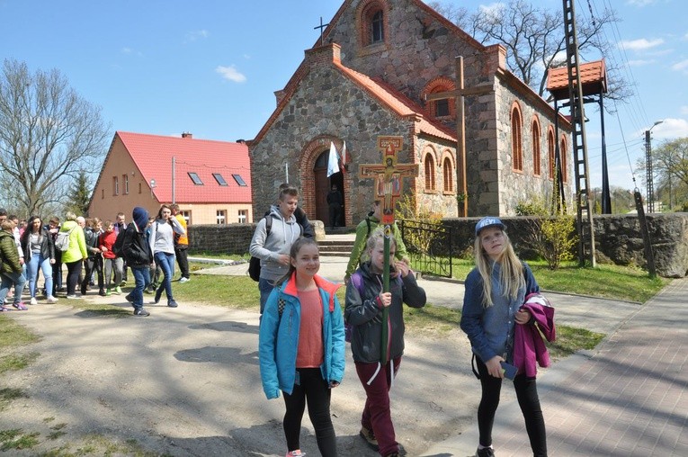 Pielgrzymka "Promienista" - dzień I - grupa z Barwic
